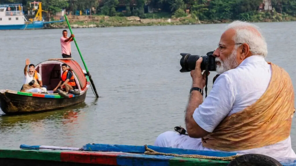Modi-Boat-Ride-1